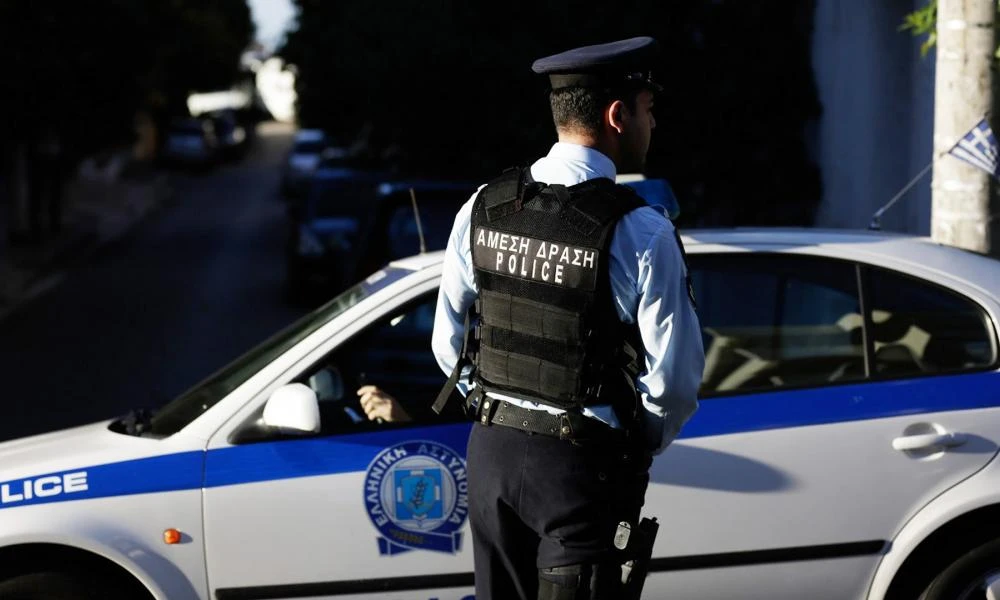 Συναγερμός στην ΕΛ.ΑΣ: Ύποπτο αντικείμενο εντοπίστηκε σε είσοδο πολυκατοικίας στο Ψυχικό